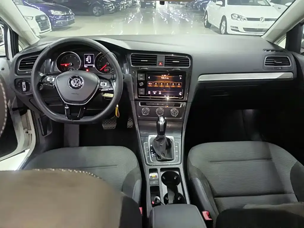 Volkswagen Golf 1.6L Auto Comfort (China V) 2019 — фото 9
