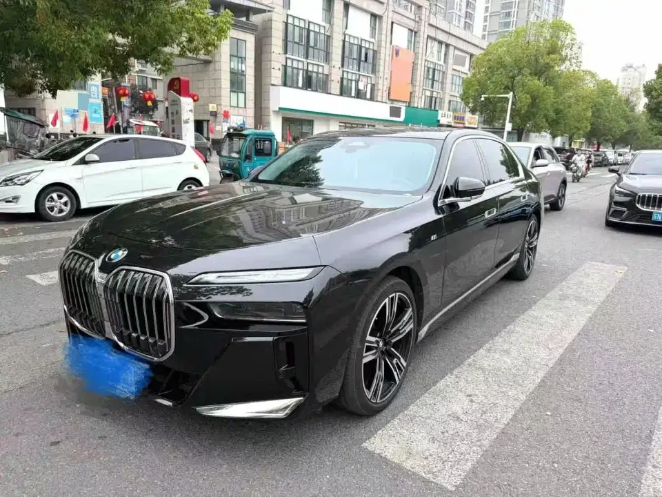 BMW 7 Series Model 740Li Leading M Sport Package 2023