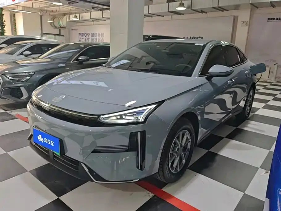 Geely Galaxy Galaxy L6 EM-i 60km Voyage Edition 2025