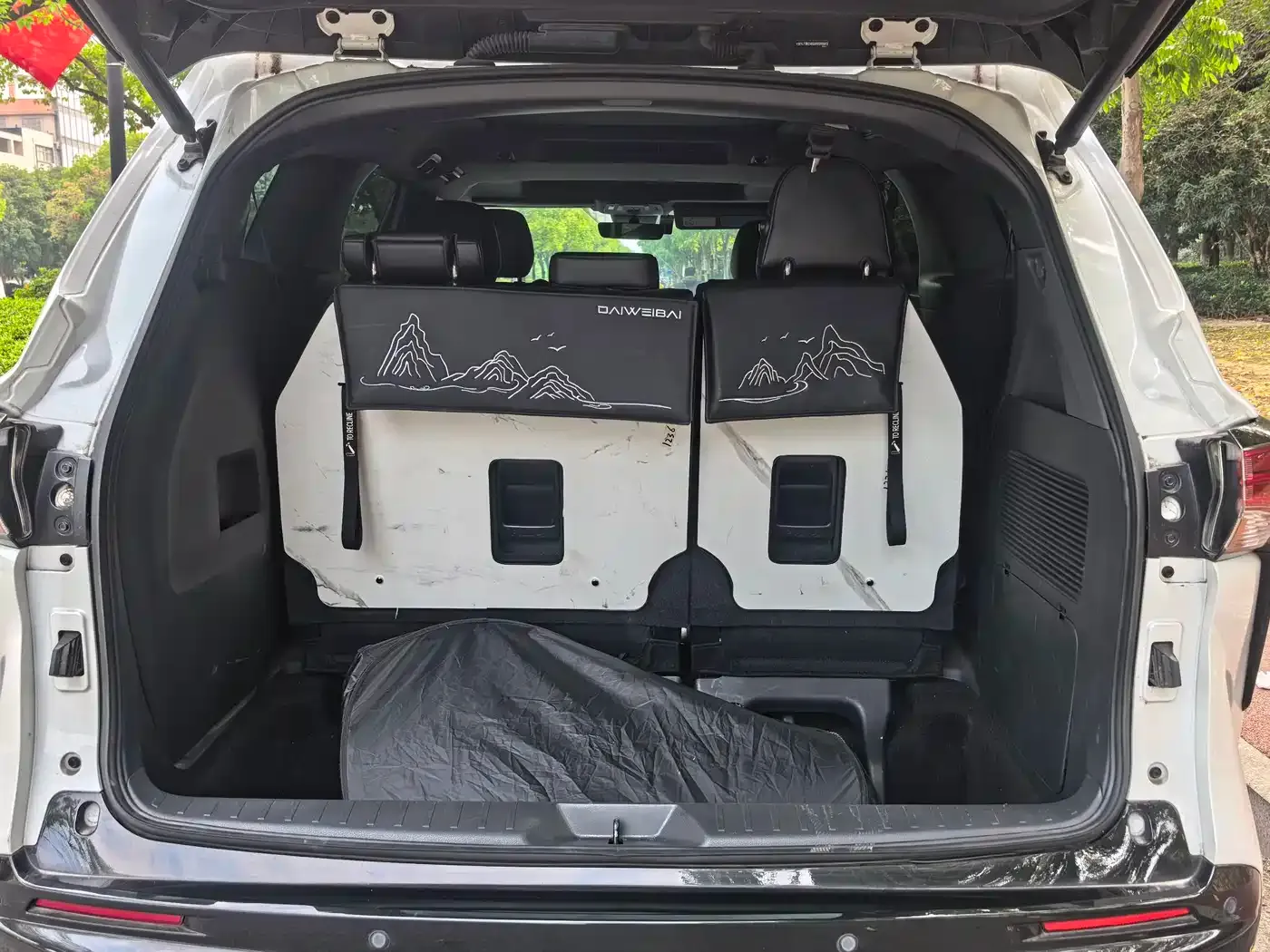 Toyota Granvia 2.5L Hybrid Premium PLUS 2024 — фото 9