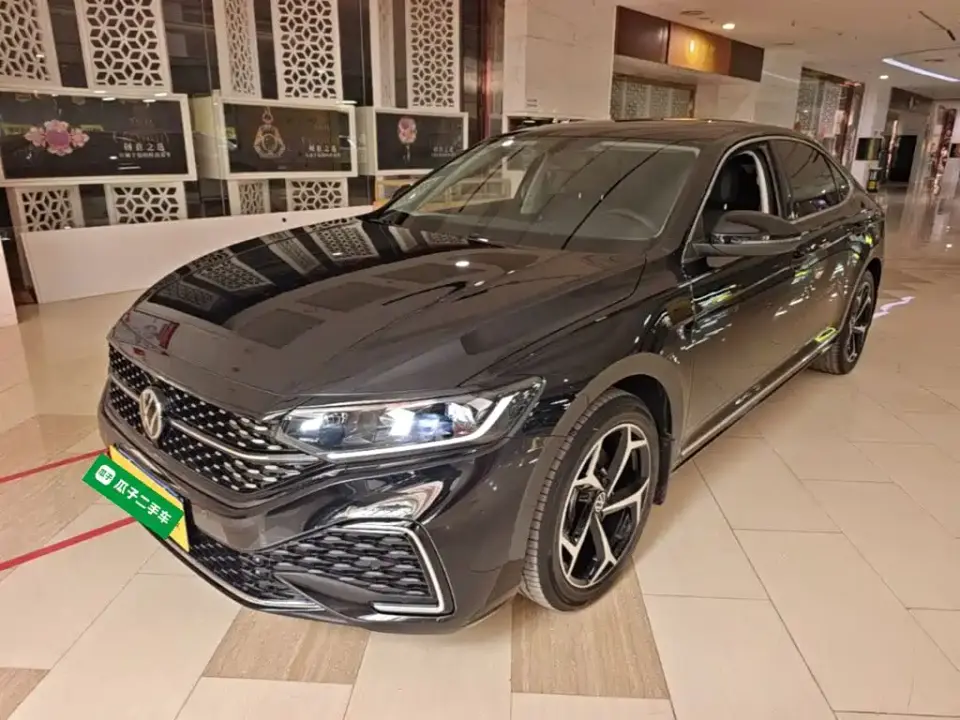 Volkswagen Passat Outstanding 380TSI Starlight Dragon Soaring Edition 2025