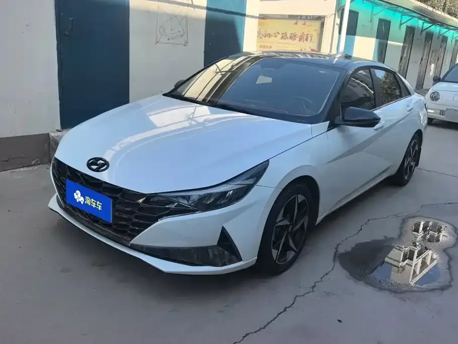 Hyundai Elantra 1.5L CVT LUX Premium Edition 2021
