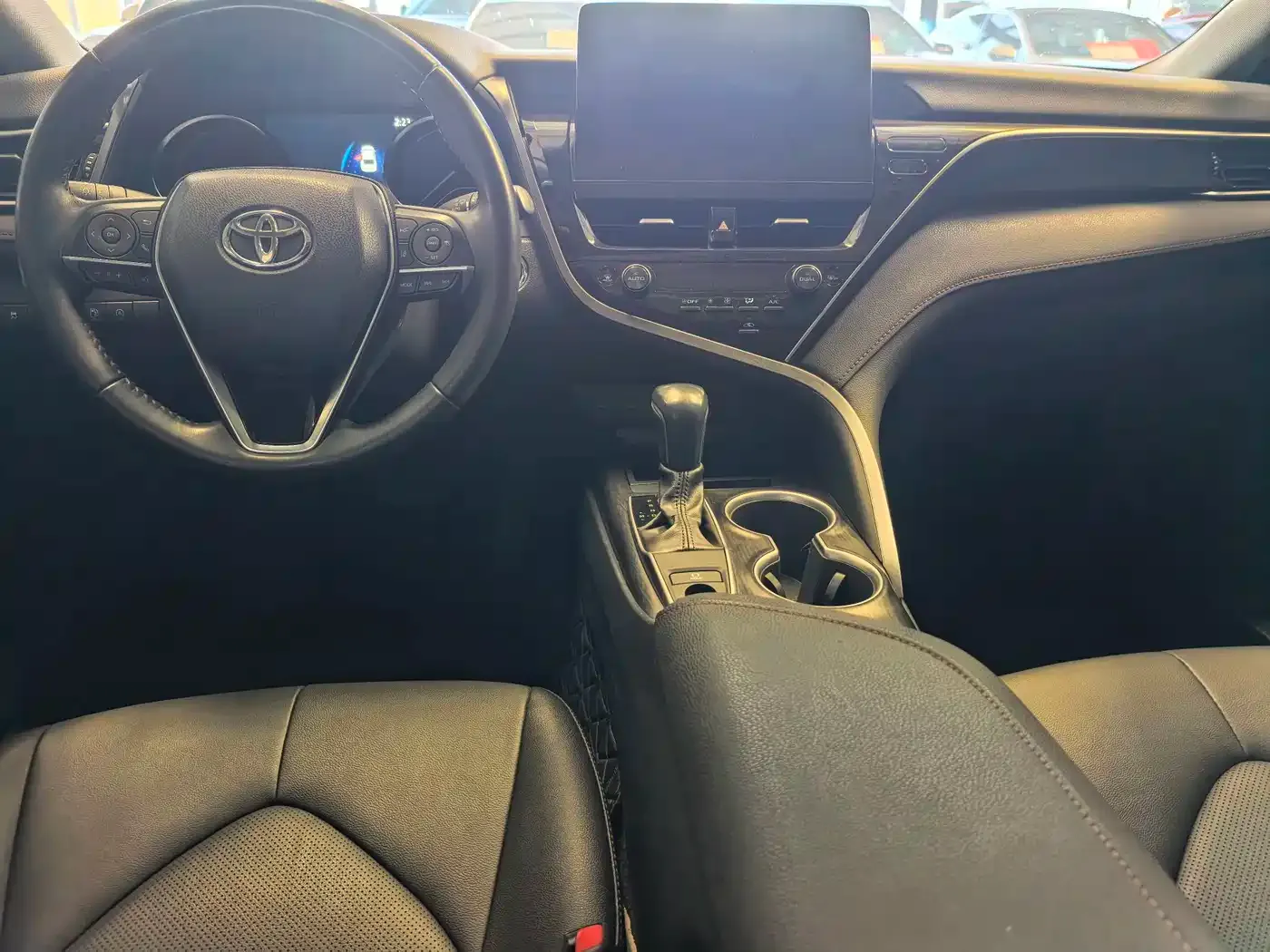 Toyota Camry 2.0G Luxury Edition 2022 — фото 8