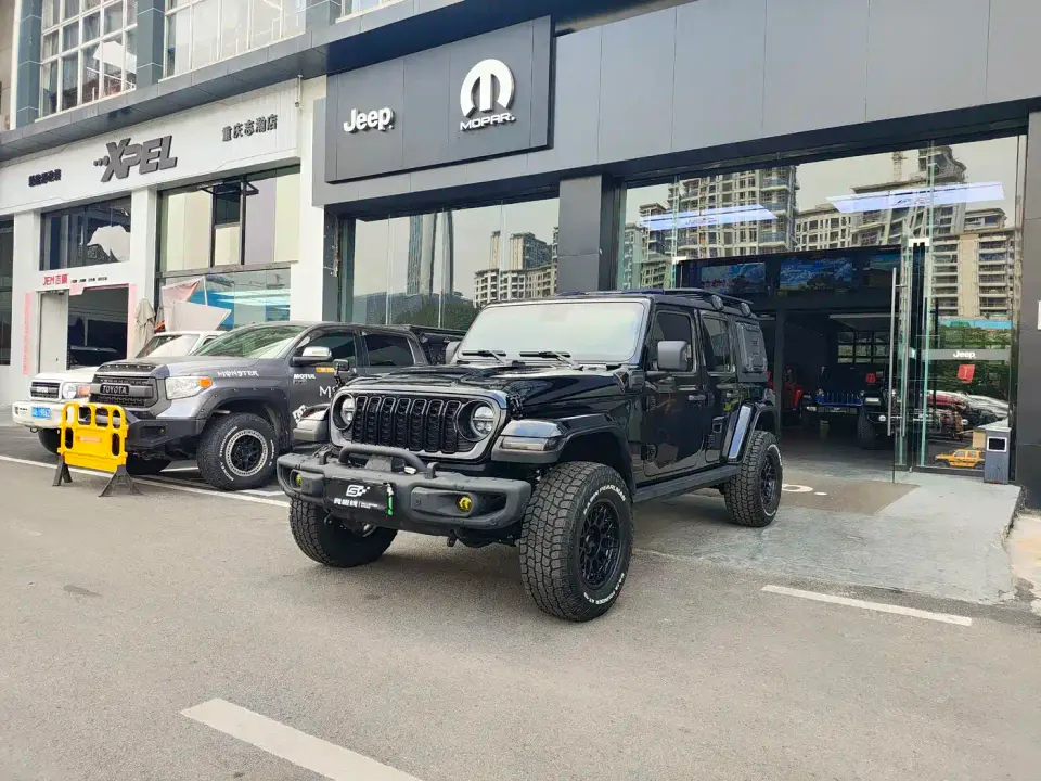 Jeep Wrangler 4xe Model Four-Door 2.0T 4xe Sahara 2025
