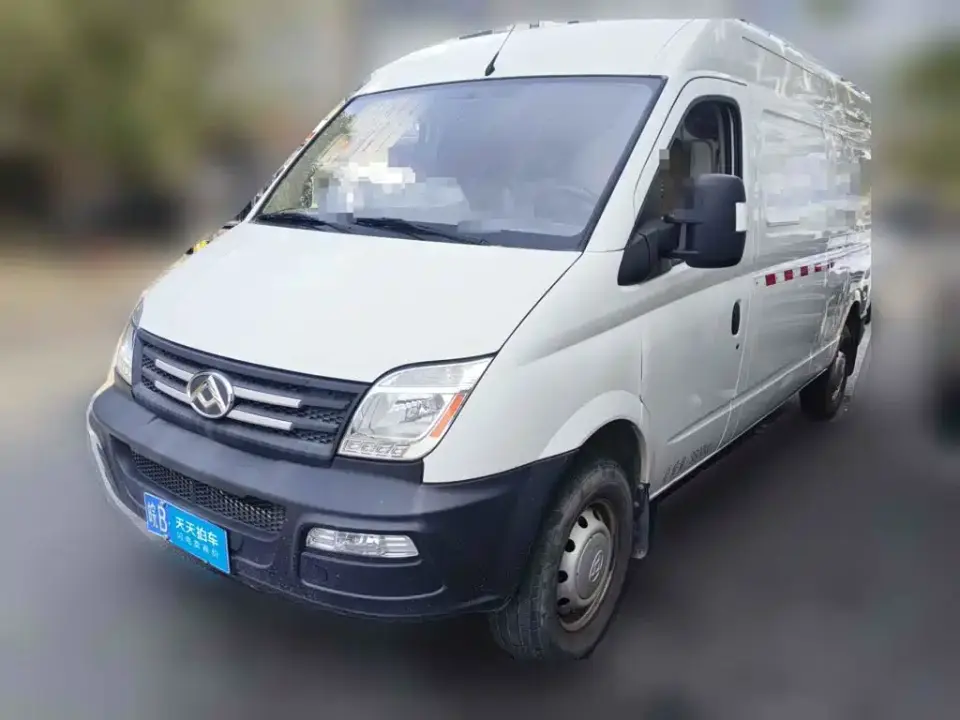 SAIC Maxus Xintu V80 2.5T Manual Classic City Delivery King Long Wheelbase Medium Roof 2/3-seater 2021