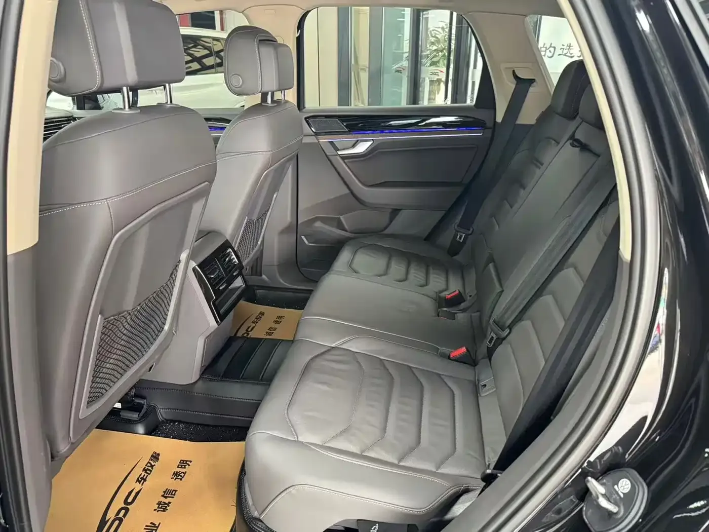 Volkswagen Touareg 3.0TSI R-Line Black Sports Package 2023 — фото 5
