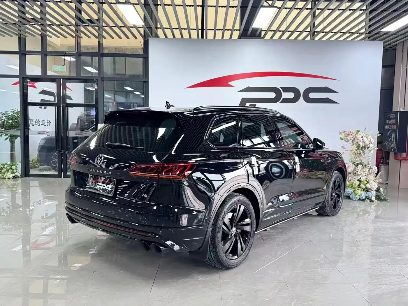 Volkswagen Touareg 3.0TSI R-Line Black Sports Package 2023 — фото 16