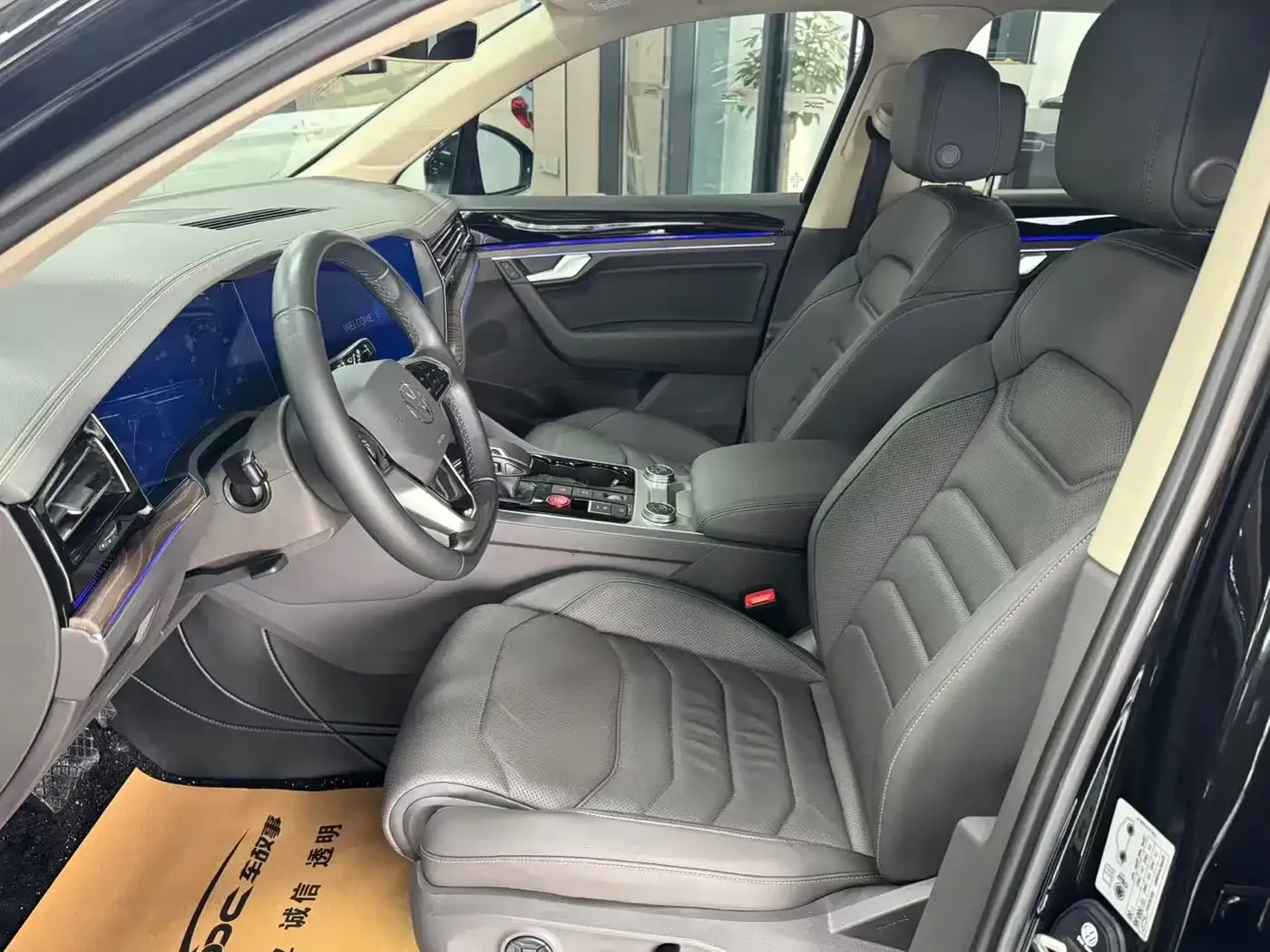 Volkswagen Touareg 3.0TSI R-Line Black Sports Package 2023 — фото 7