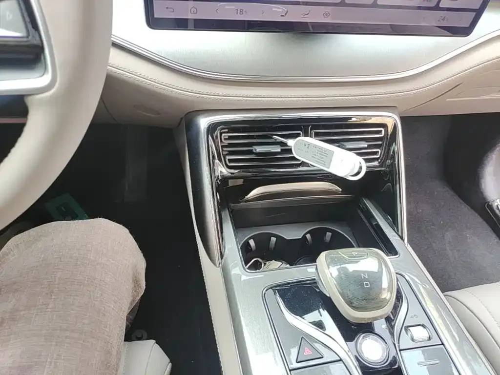 BYD Tang New Energy DM-i 115KM Cloud Chariot Flagship 2024 — фото 9