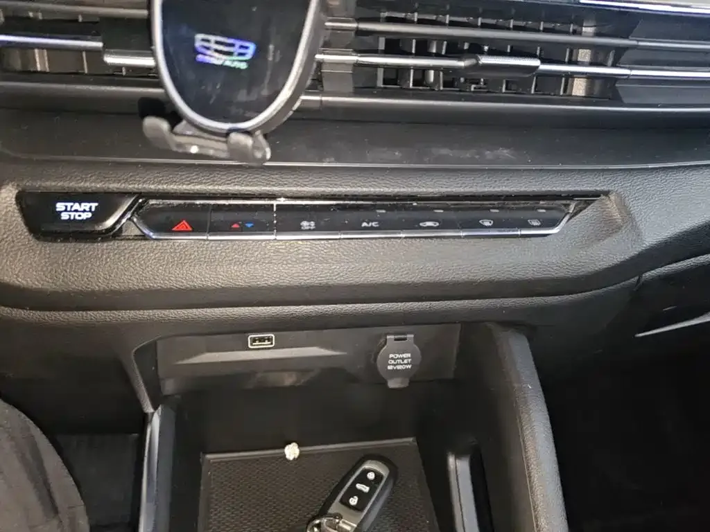 Geely Vision X3 PRO 1.5L CVT Premium 2021 — фото 17