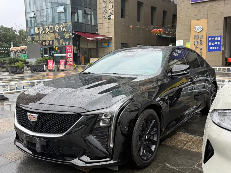 Cadillac CT5 Model 28T Urban Sport Edition 2026