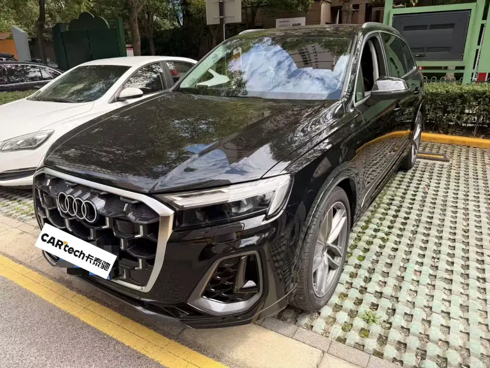 Audi Q7 55 TFSI quattro S line Sport 2025