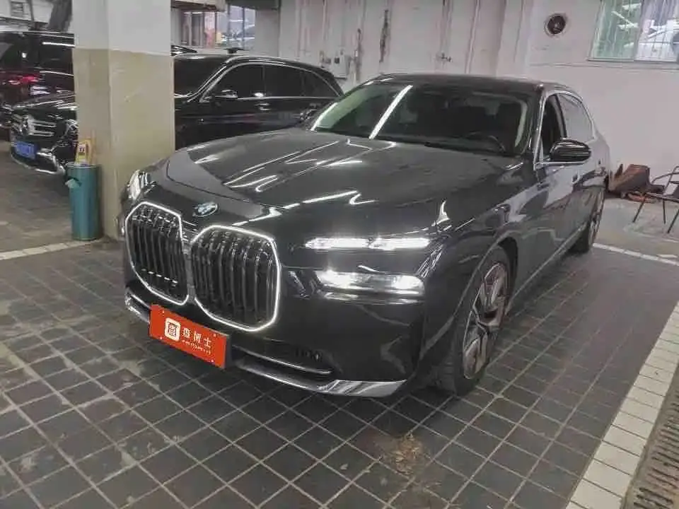 BMW 7 Series Model 740Li Leading Luxury Package 2024