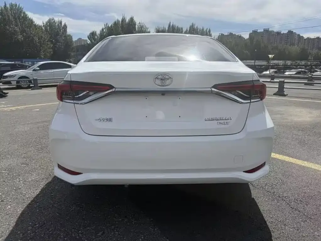 Toyota Corolla 1.2T S-CVT Elite PLUS Edition 2022 — фото 8