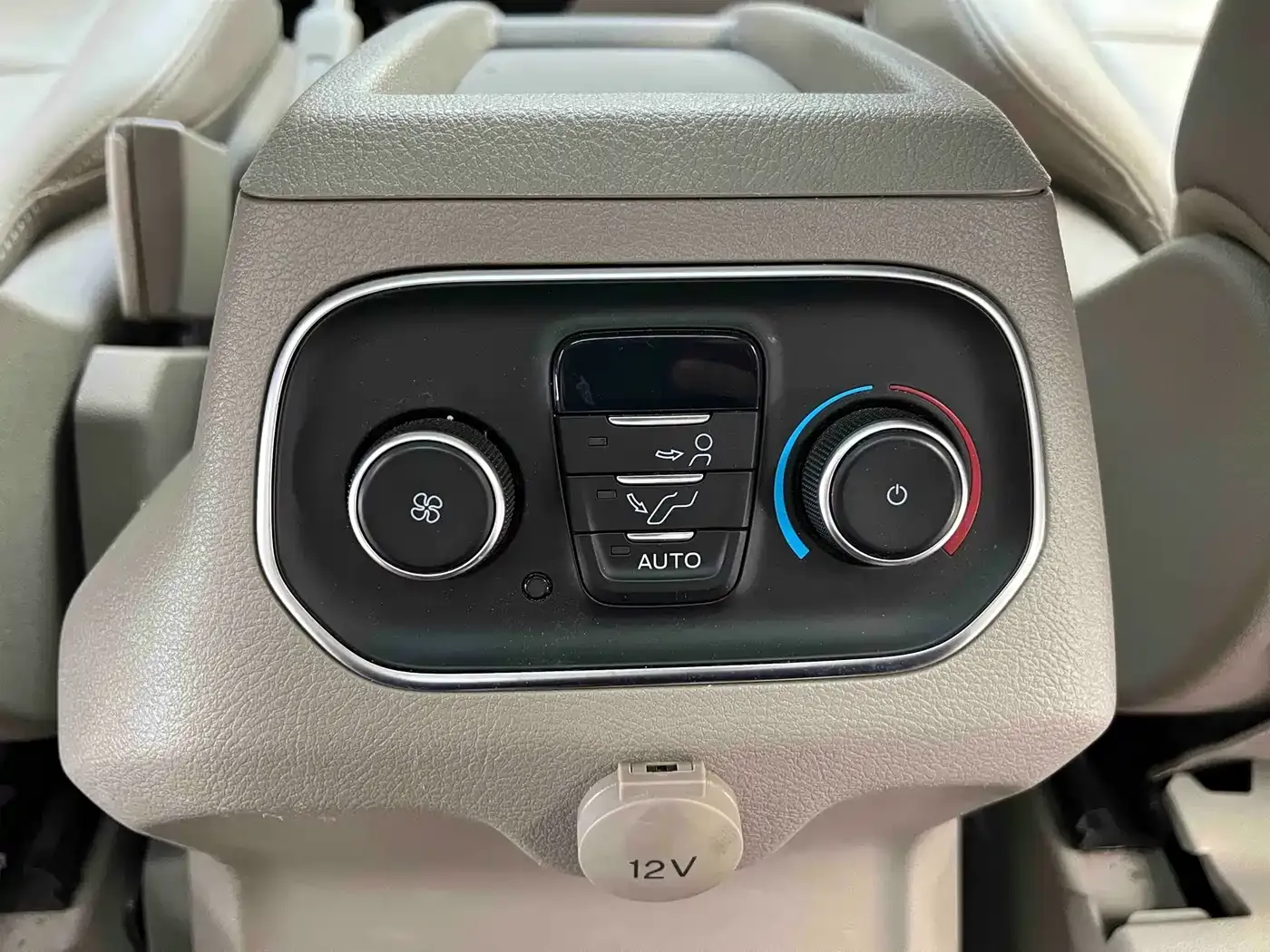 Ford Tourneo 2.0T Auto Jingrui Edition China VI 2021 — фото 12