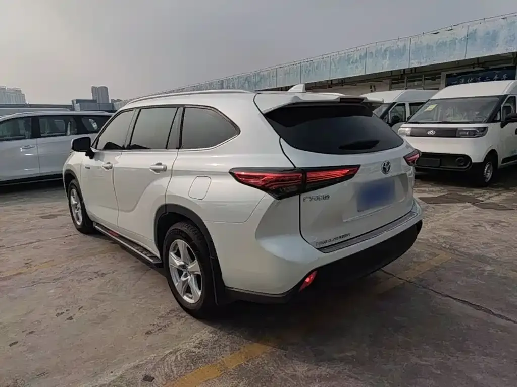 Toyota Highlander 2.5L Smart Hybrid Dual Engine FWD Elite 7-Seater 2023 — фото 4