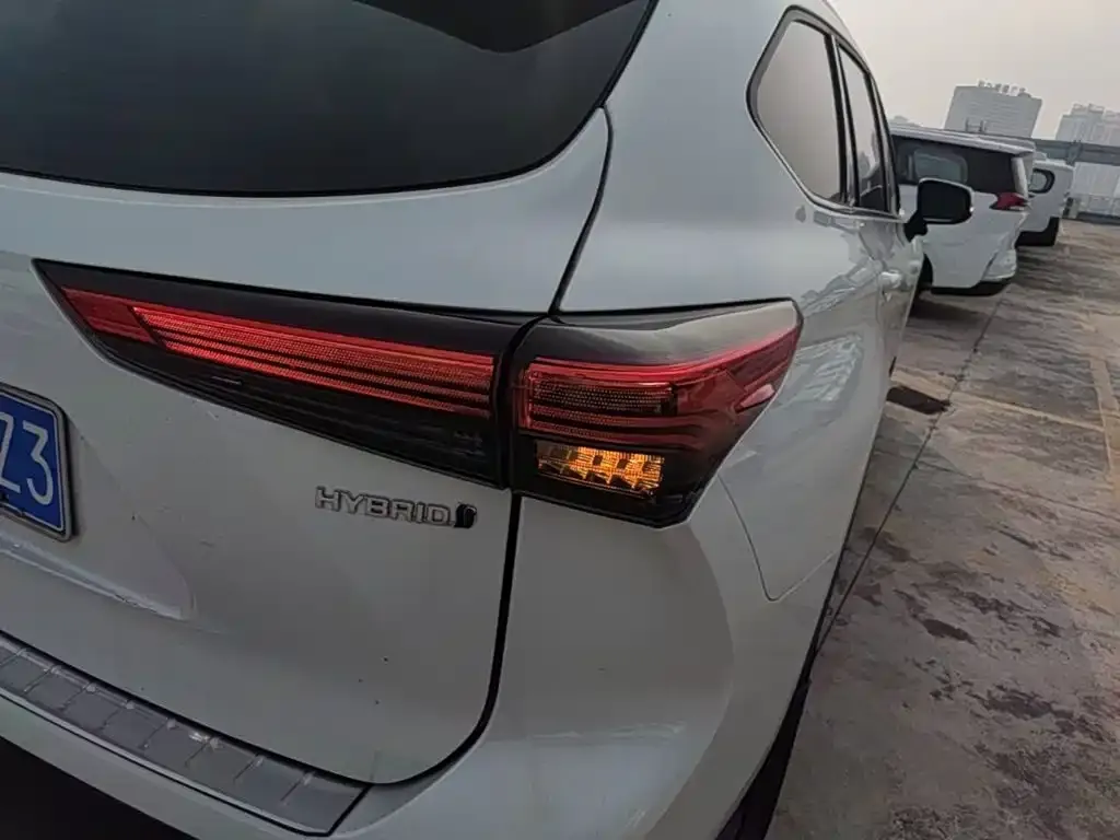 Toyota Highlander 2.5L Smart Hybrid Dual Engine FWD Elite 7-Seater 2023 — фото 7