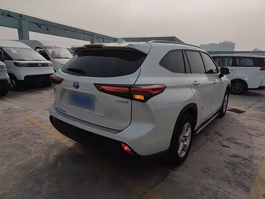 Toyota Highlander 2.5L Smart Hybrid Dual Engine FWD Elite 7-Seater 2023 — фото 6
