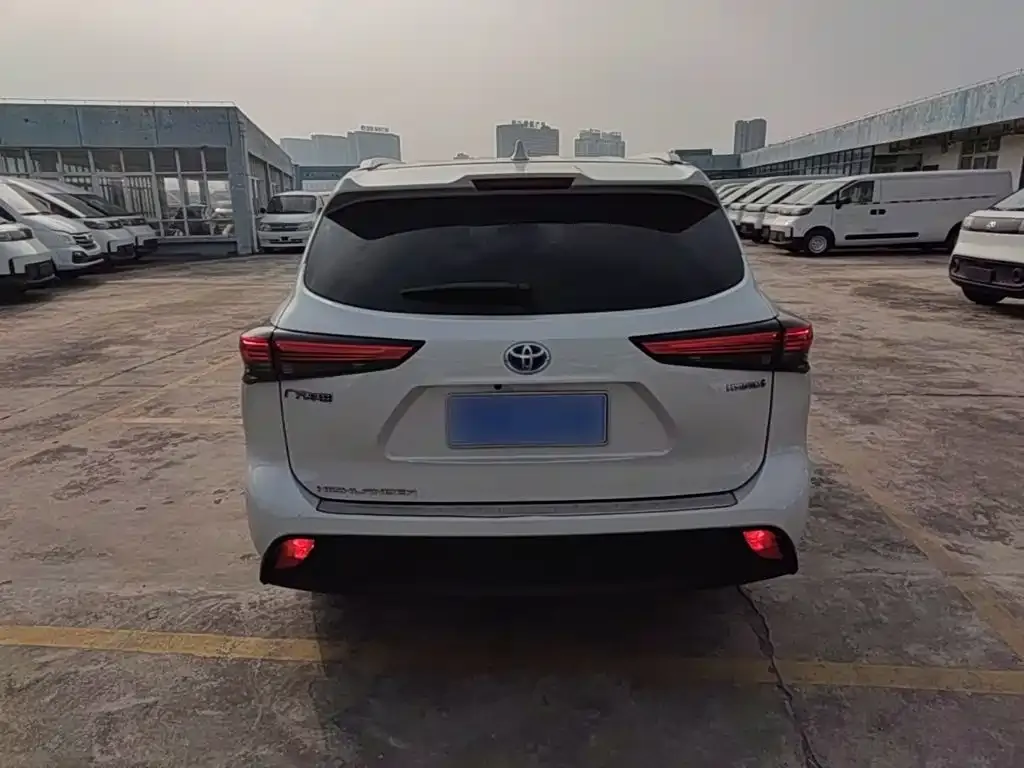 Toyota Highlander 2.5L Smart Hybrid Dual Engine FWD Elite 7-Seater 2023 — фото 5