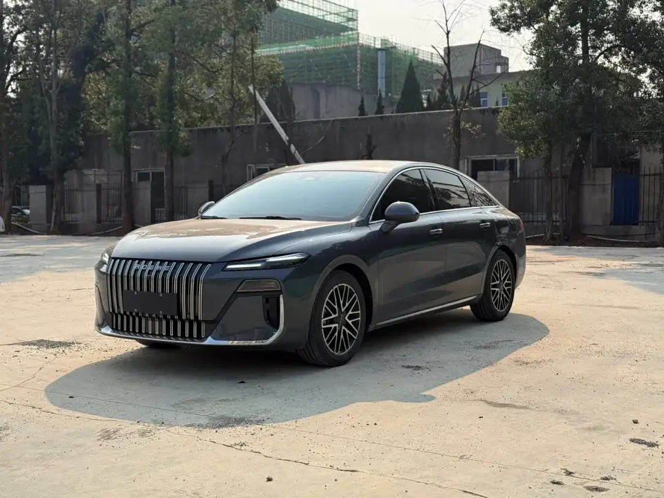 Roewe M7 DMH Base 2025