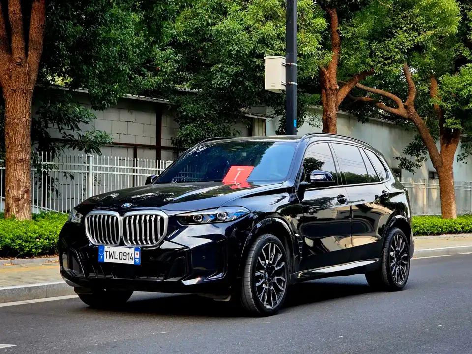BMW X5 xDrive 40Li M Sport Black Night Package 2024