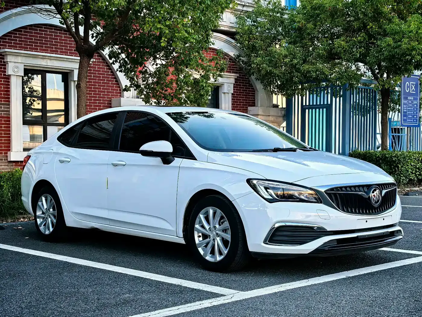 Buick Verano Sedan 15S Auto Leading 2019 — фото 3