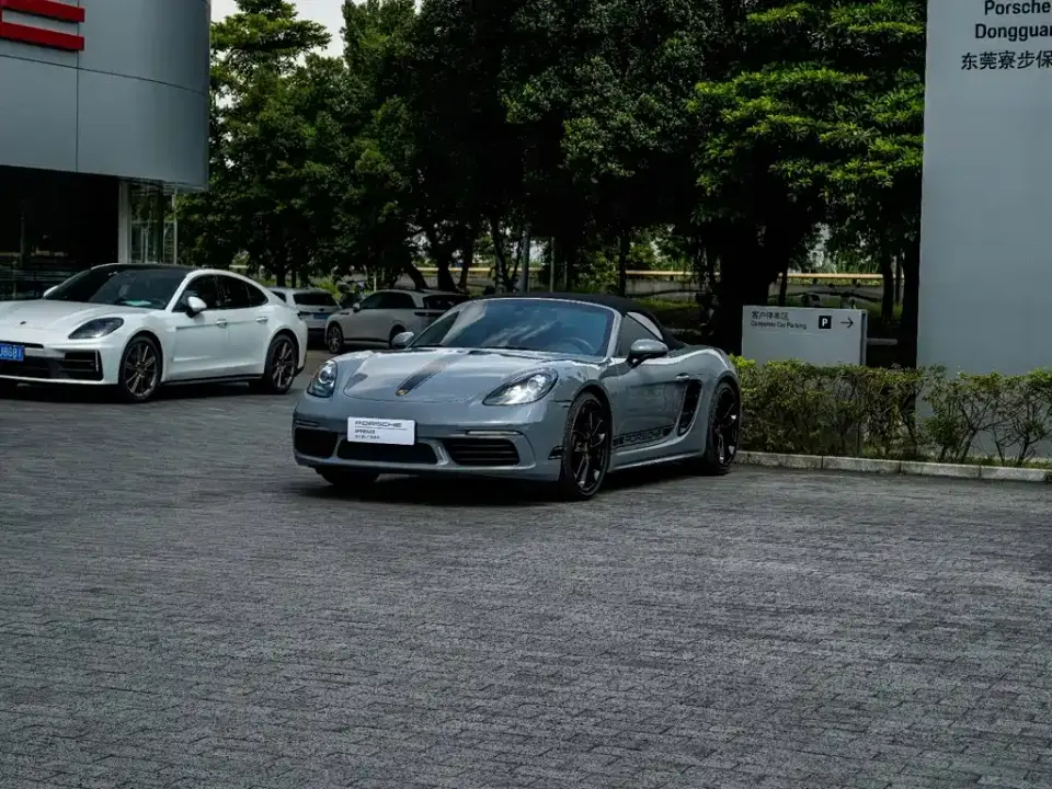 Porsche 718 Boxster Style Edition 2.0T 2024