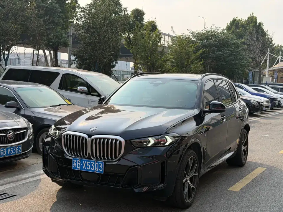 BMW X5 xDrive 30Li Premium M Sport Black Night Package 2024