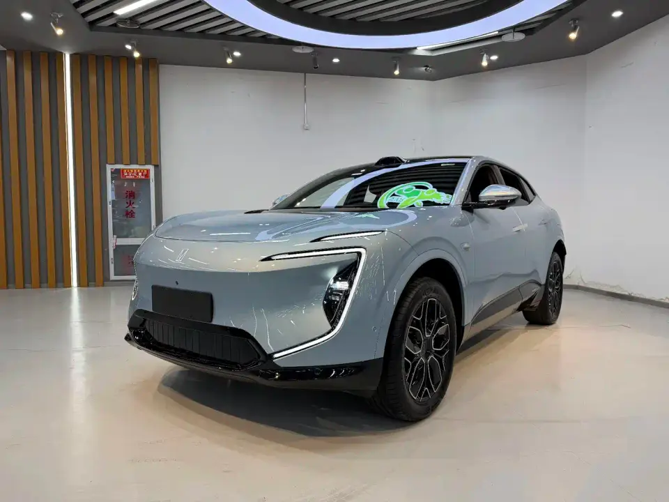 Avatr 07 model Ultra EV AWD 2025