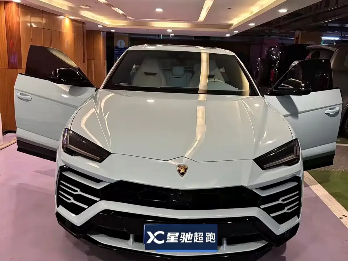 Lamborghini Urus 4.0T V8 2019