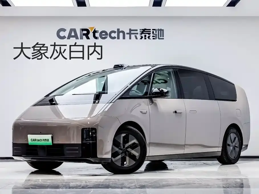 Li Auto MEGA Ultra 2024