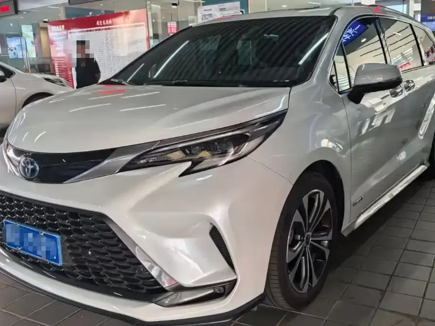 Toyota Granvia 2.5L Hybrid Flagship VIP Edition 2023