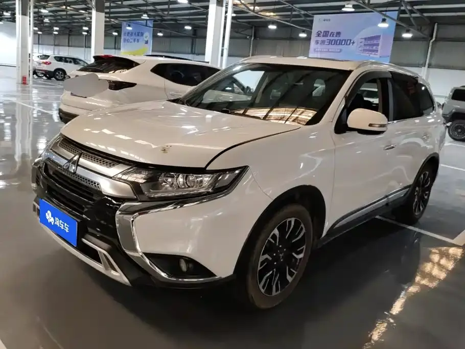 Mitsubishi Outlander 2.0L 2WD Premium 5-seater 2020