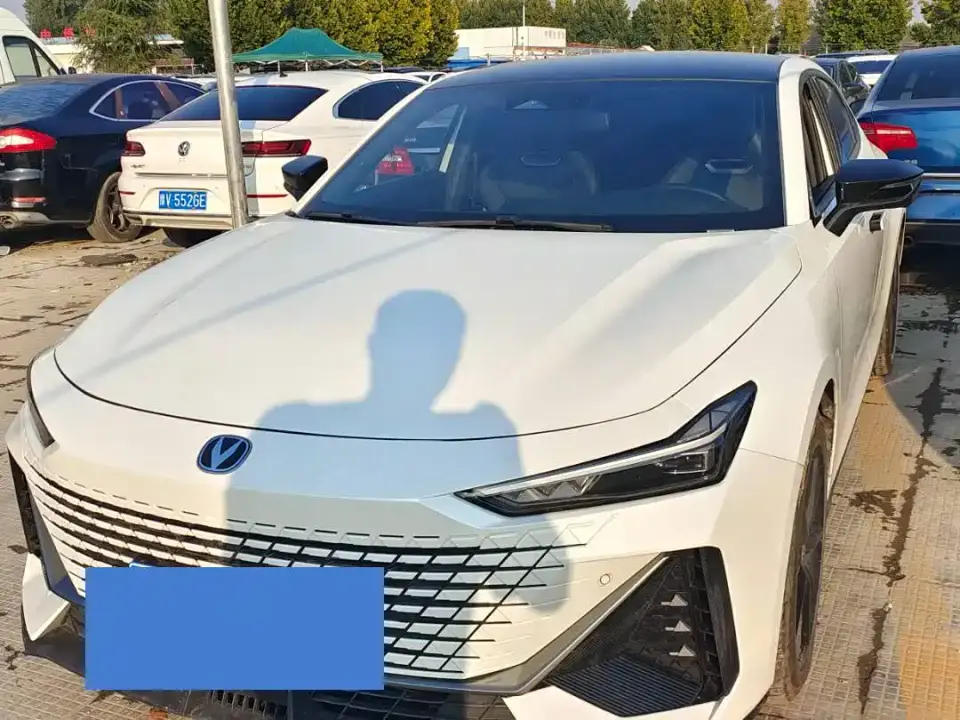 Changan UNI-V 1.5T Luxury Edition 2023