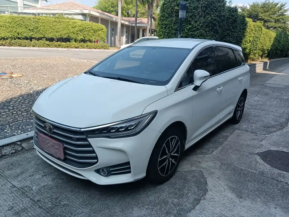 BYD Song MAX 1.5T Manual Smart Luxury 7-Seater 2019