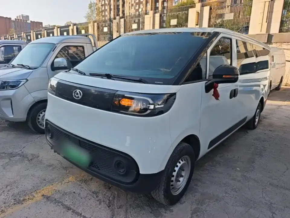 SAIC Maxus Dana V1 Model V1+ Long Wheelbase Low Roof Multi-purpose Version (62kWh) 2025