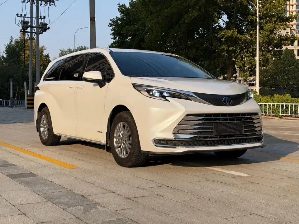 Toyota Sienna 2.5L Hybrid Comfort Edition 2023