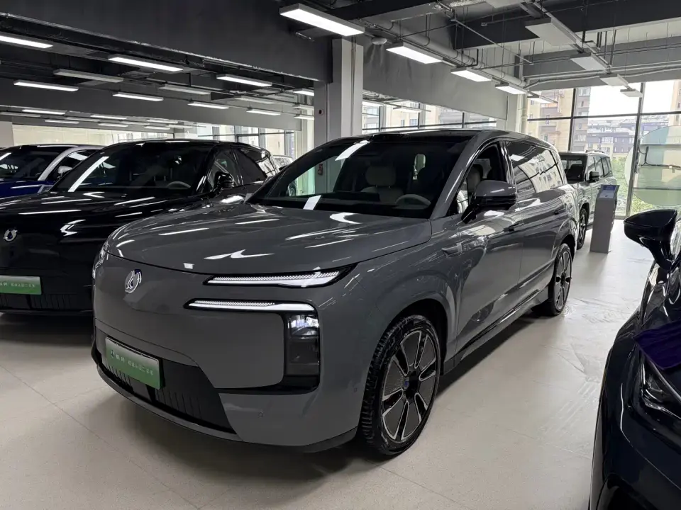 Denza N8L Standard 2025