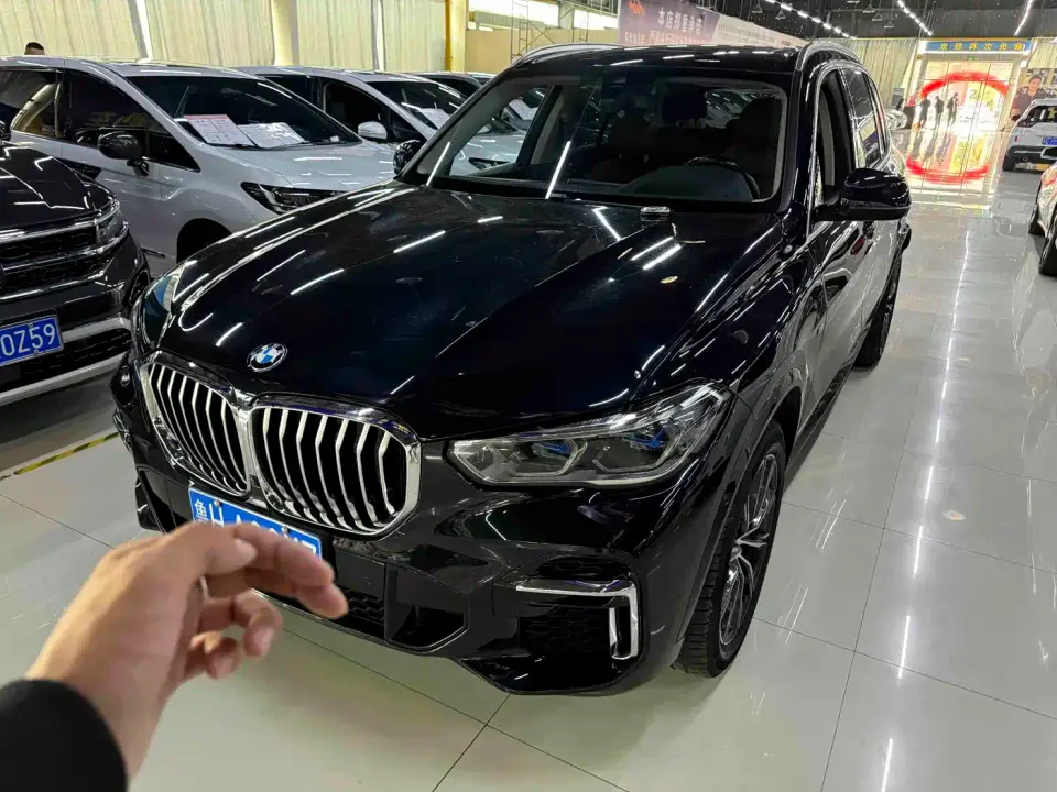 BMW X5 xDrive 30Li Premium M Sport Package 2023