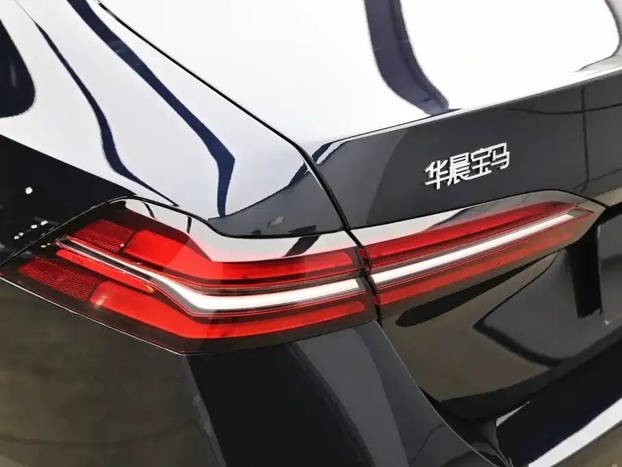 BMW 5 Series 530Li Leading M Sport Package 2025 — фото 28