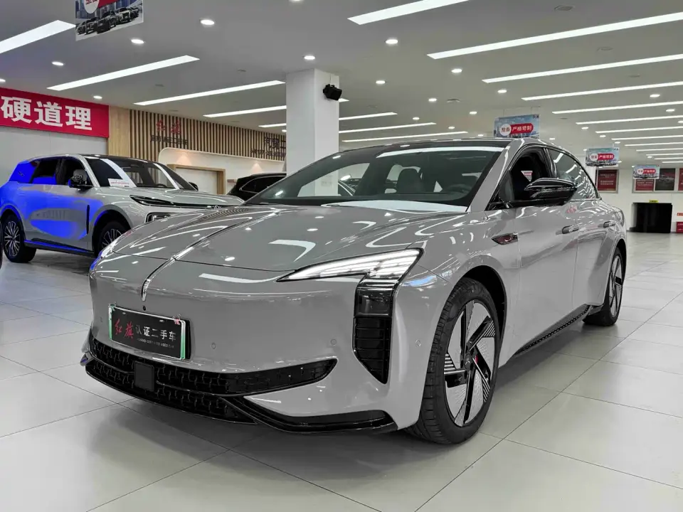 Hongqi EH7 640 AWD Smart Selection Edition 2025