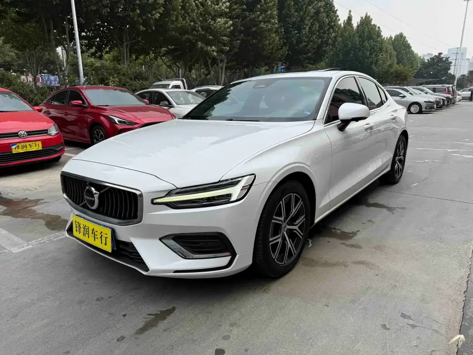 Volvo S60 B4 Elegance Luxury Edition 2023