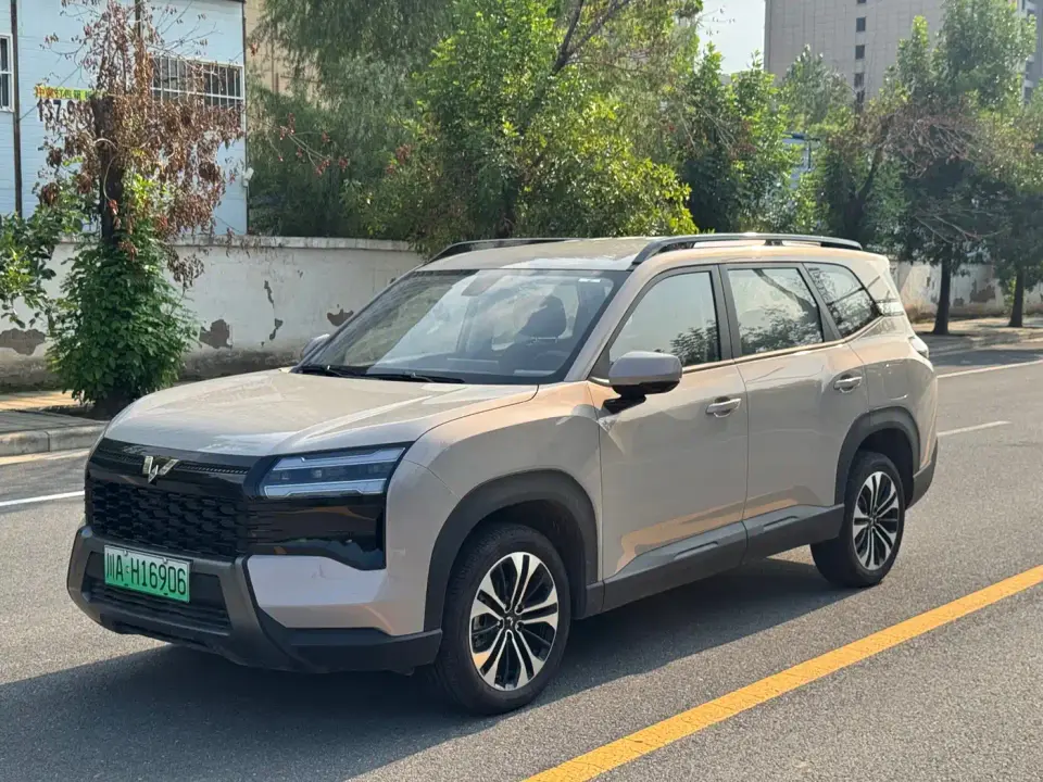 Wuling Motors Starlight 560 NEV Model Plug-in Hybrid Version 5-seater 2026