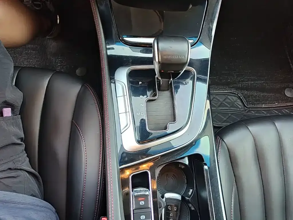BAIC Beijing U7 Model 1.5T CVT Elite China VI 2020 — фото 13