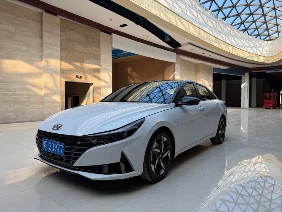 Hyundai Elantra 1.5L CVT LUX Premium Edition 2023