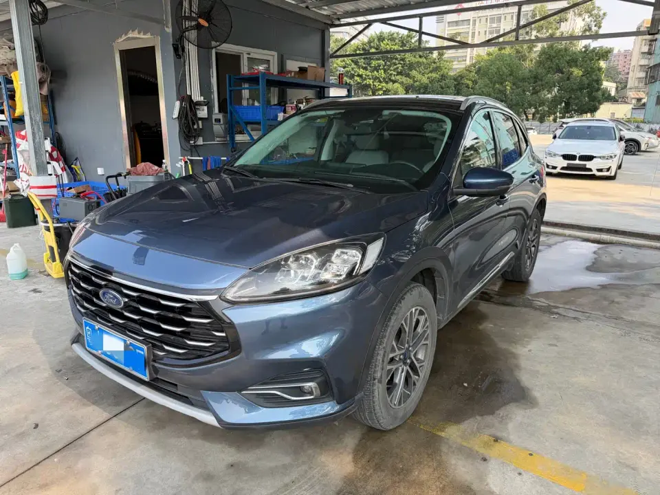 Ford Escape EcoBoost 245 2WD Premium Edition 2022