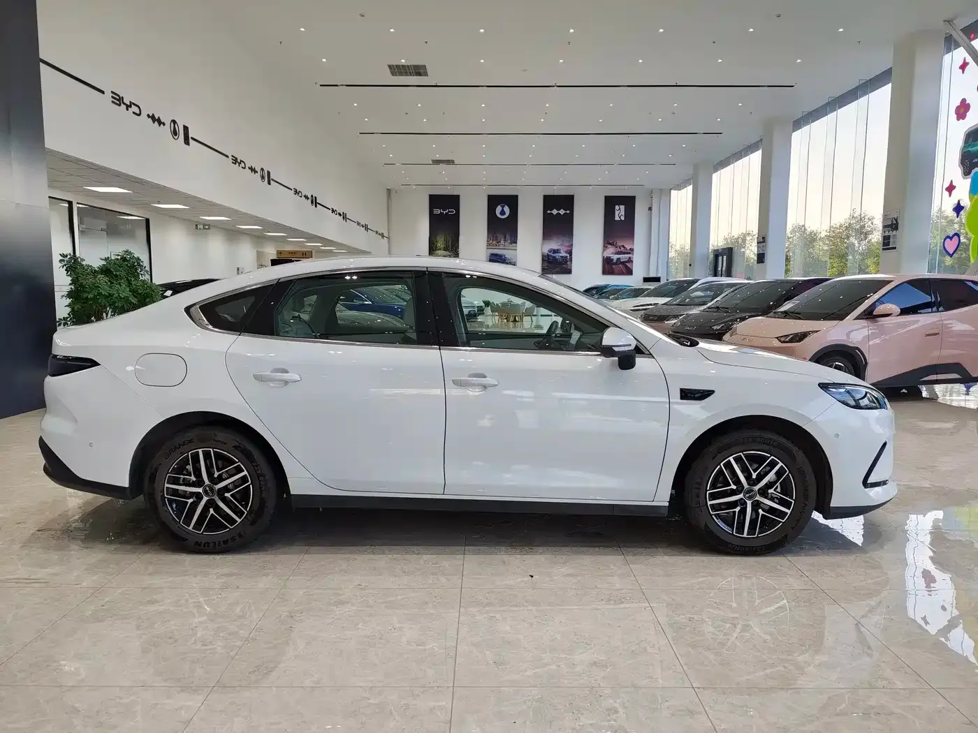 BYD Hai Bao 05 DM-i DM-i Smart Driving Edition 120KM Flagship 2025 — фото 4