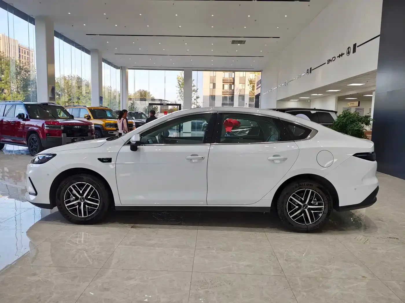 BYD Hai Bao 05 DM-i DM-i Smart Driving Edition 120KM Flagship 2025 — фото 8