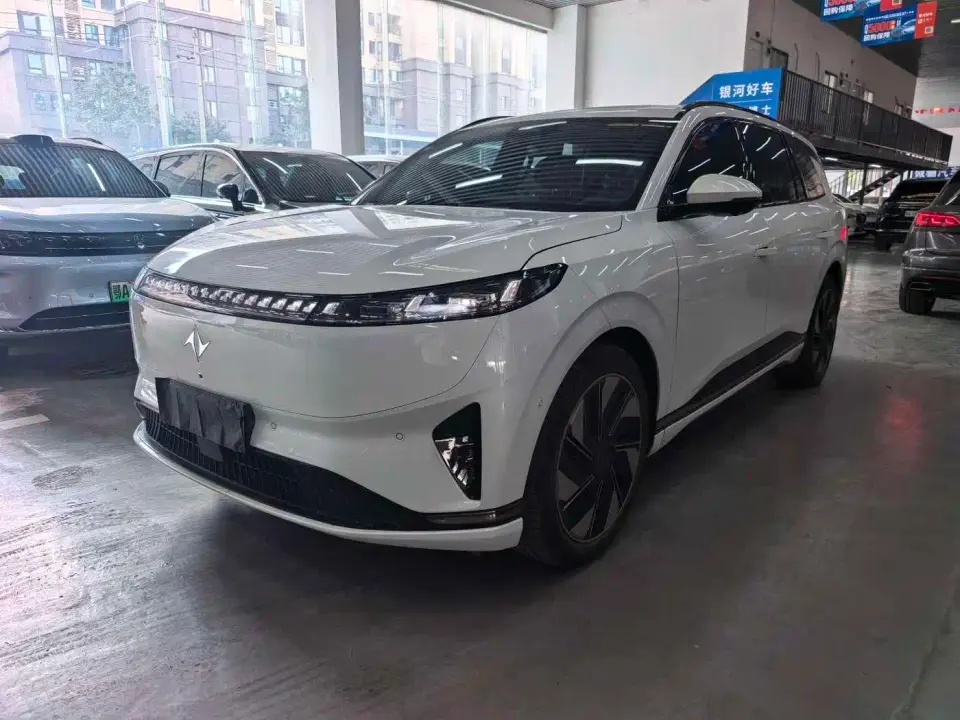 Dongfeng Yipai eπ008 636Max Pure Electric 6-Seater 2024