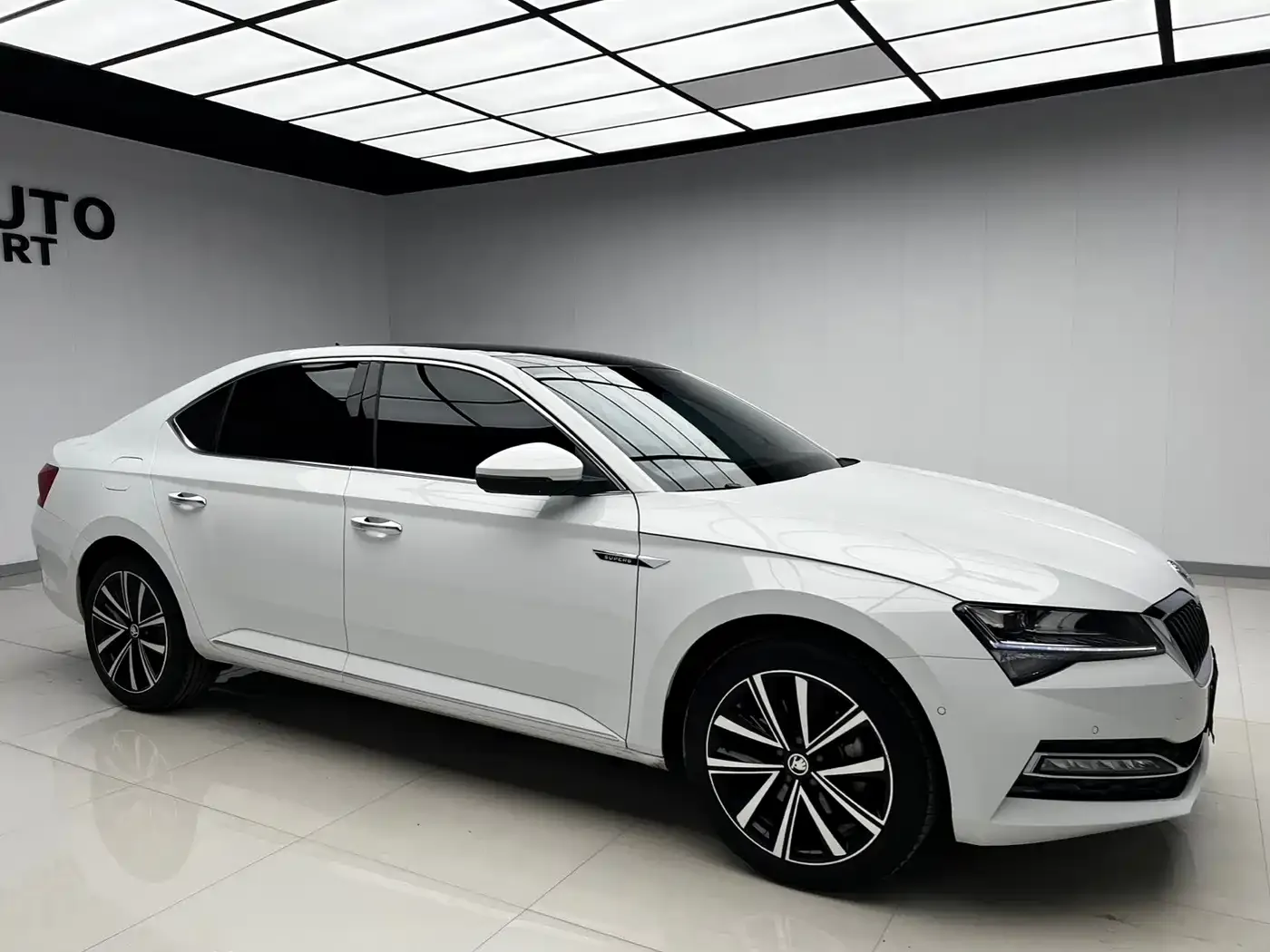 Skoda Superb TSI280 DSG Premium Edition 2024 — фото 3